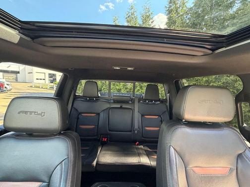 Ebony Twilight Metallic 2022 GMC Sierra 2500 AT4