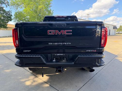 Ebony Twilight Metallic 2022 GMC Sierra 2500 AT4