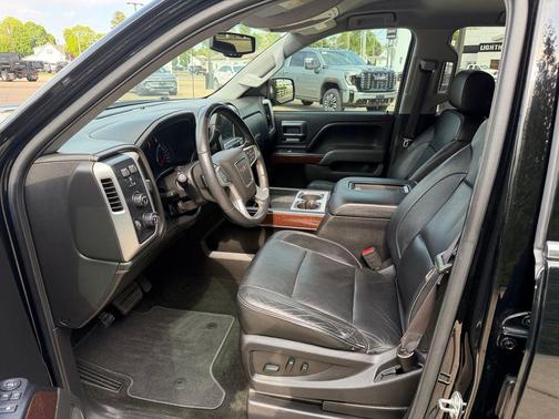 Onyx Black 2017 GMC Sierra 1500 SLT