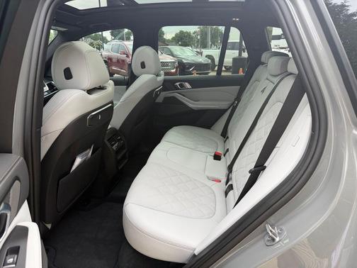 Silver 2025 BMW X5 xDrive40i