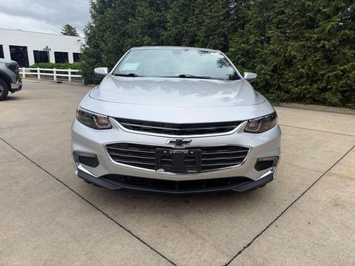 Silver Ice Metallic 2018 Chevrolet Malibu LT