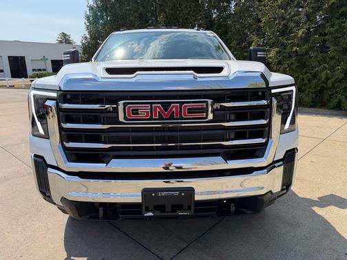 Summit White 2026 GMC Sierra 2500 SLE