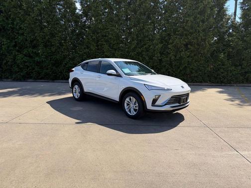 Summit White 2026 Buick Envista Preferred FWD