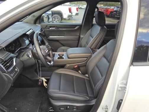 2024 GMC Acadia FWD Elevation