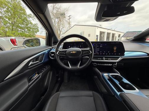 Summit White 2025 Chevrolet Equinox EV LT