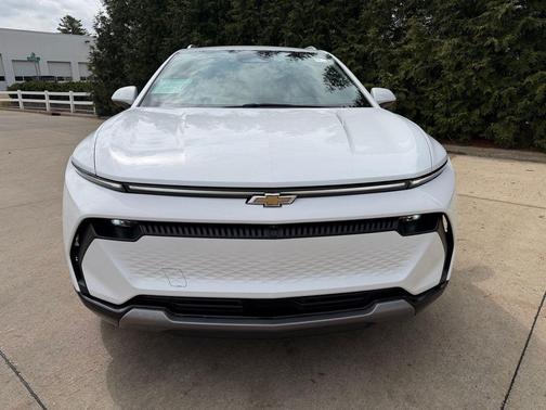 Summit White 2025 Chevrolet Equinox EV LT