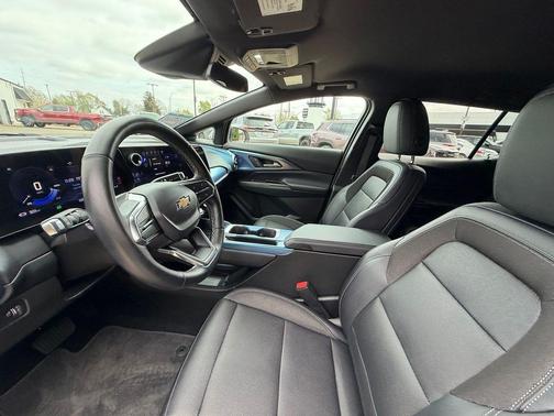 Summit White 2025 Chevrolet Equinox EV LT