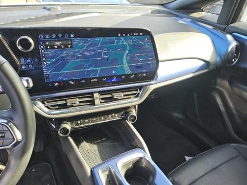 Summit White 2025 Chevrolet Equinox EV LT