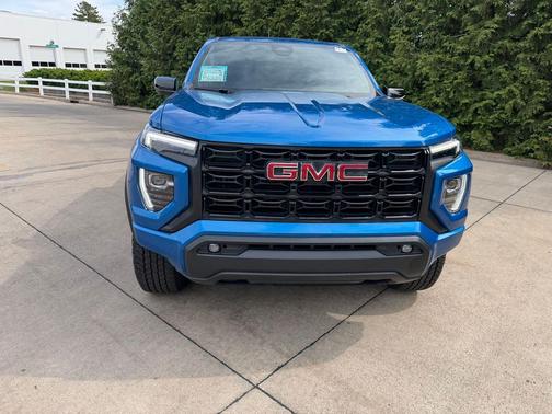 Dynamic Blue Metallic 2023 GMC Canyon Elevation