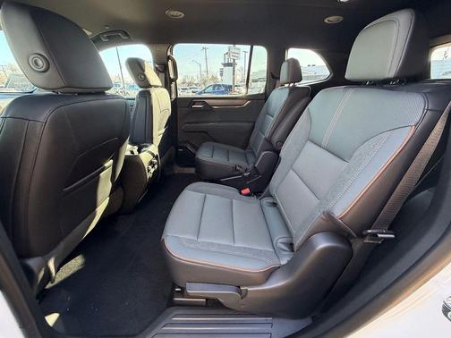 2026 GMC Acadia AT4 AWD