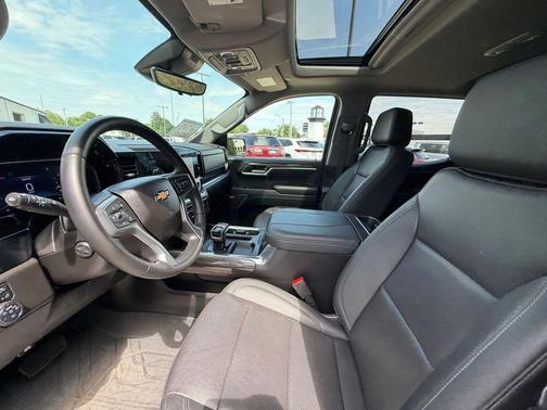 Dark Ash Metallic 2023 Chevrolet Silverado 1500 LTZ
