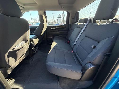 Dynamic Blue Metallic 2022 GMC Sierra 1500 Elevation