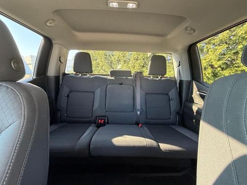 Dynamic Blue Metallic 2022 GMC Sierra 1500 Elevation