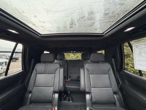 2022 Chevrolet Tahoe 4WD RST