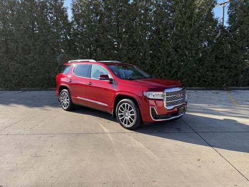 2023 GMC Acadia Denali
