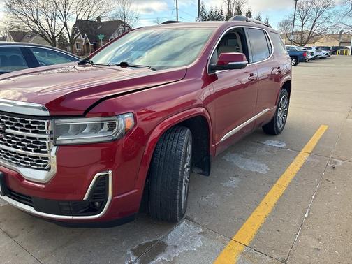 2023 GMC Acadia Denali