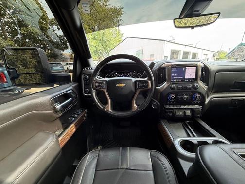 Black 2022 Chevrolet Silverado 2500 High Country