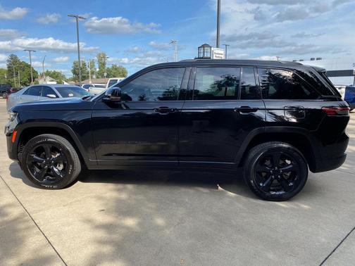 2024 Jeep Grand Cherokee Altitude