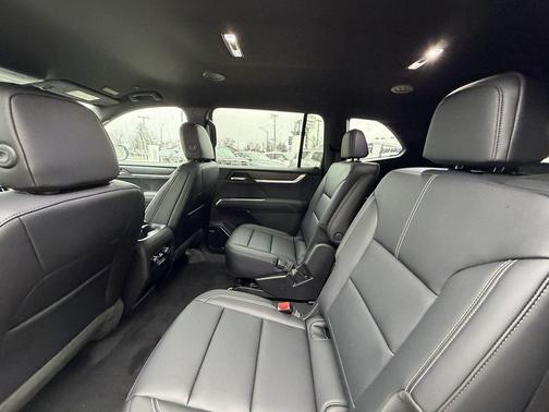 2026 GMC Acadia Elevation AWD