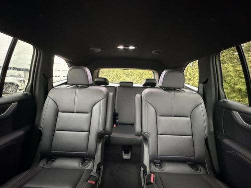 2026 GMC Acadia Elevation AWD