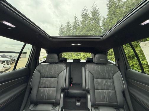 Cherry Red Tintcoat 2026 Buick Enclave Avenir FWD