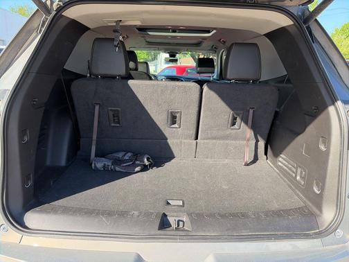 Pepperdust Metallic 2019 Chevrolet Traverse Premier