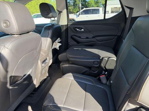 Pepperdust Metallic 2019 Chevrolet Traverse Premier