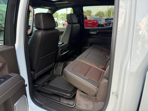 Glacier White Tricoat 2026 GMC Sierra 1500 Denali
