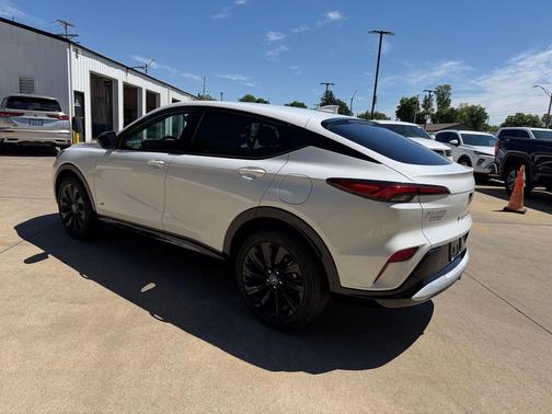 Summit White 2026 Buick Envista Sport Touring FWD