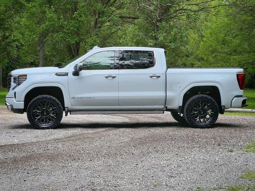 Glacier White Tricoat 2026 GMC Sierra 1500 Denali Ultimate