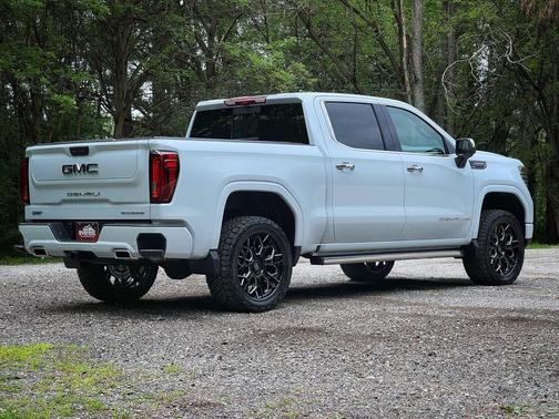 Glacier White Tricoat 2026 GMC Sierra 1500 Denali Ultimate
