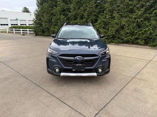 Cosmic Blue Pearl 2024 Subaru Outback Limited