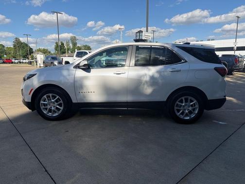 Iridescent Pearl Tricoat 2024 Chevrolet Equinox 1LT