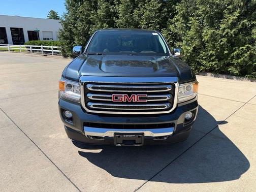 Dark Sky Metallic 2019 GMC Canyon SLT