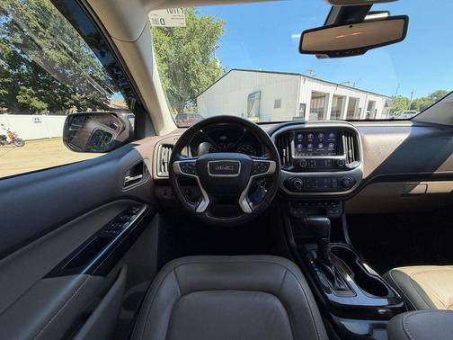 Dark Sky Metallic 2019 GMC Canyon SLT