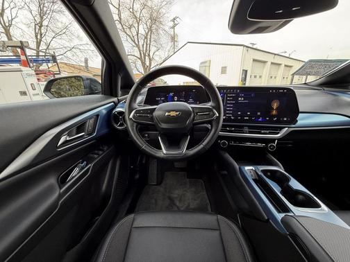 2025 Chevrolet Equinox EV LT