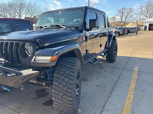 2021 Jeep Gladiator Overland