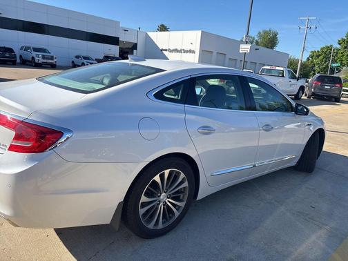 White Frost Tricoat 2019 Buick LaCrosse Essence