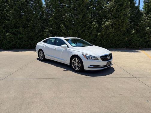 White Frost Tricoat 2019 Buick LaCrosse Essence
