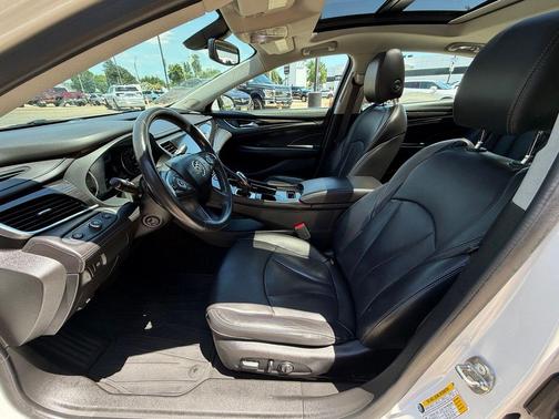 White Frost Tricoat 2019 Buick LaCrosse Essence