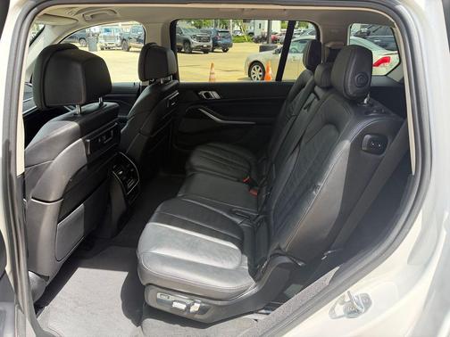 Alpine White 2019 BMW X7 xDrive50i
