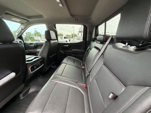 White Frost Tricoat 2019 GMC Sierra 1500 SLT