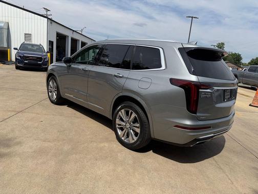 Argent Silver Metallic 2023 Cadillac XT6 Premium Luxury AWD