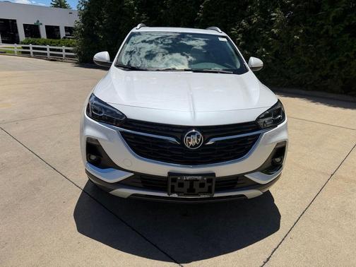 White Frost Tricoat 2023 Buick Encore GX Essence