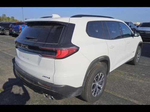 2024 GMC Acadia AWD AT4