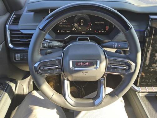 2024 GMC Acadia AWD AT4