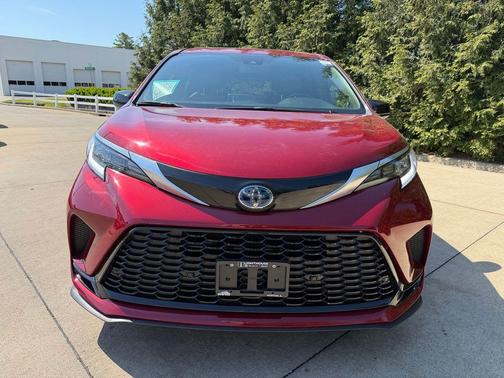 Ruby Flare Pearl 2024 Toyota Sienna XSE 7 Passenger