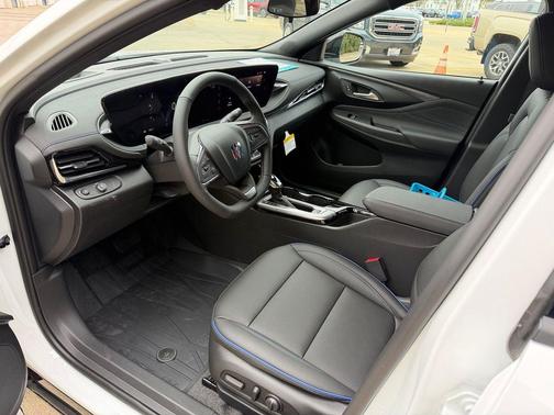 Summit White 2026 Buick Envista Sport Touring FWD