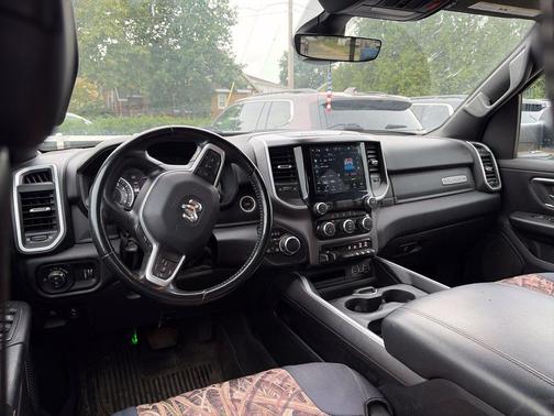 Bright White Clearcoat 2022 RAM 1500 Big Horn/Lone Star