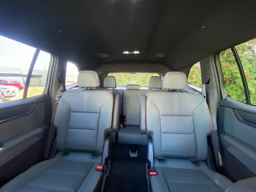 2026 GMC Acadia AT4 AWD